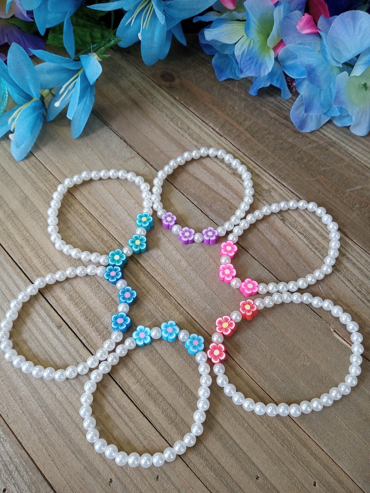 Pearl Bracelet with Hibiscus Flowers - Stacker Bracelet