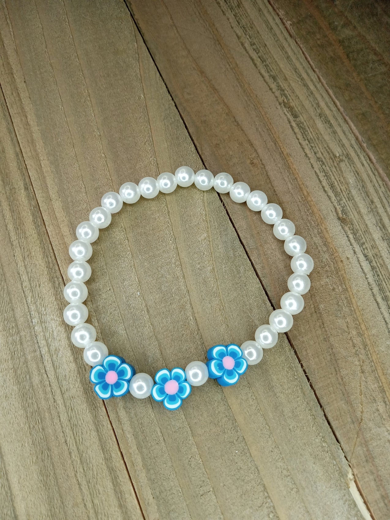 Pearl Bracelet with Hibiscus Flowers - Stacker Bracelet