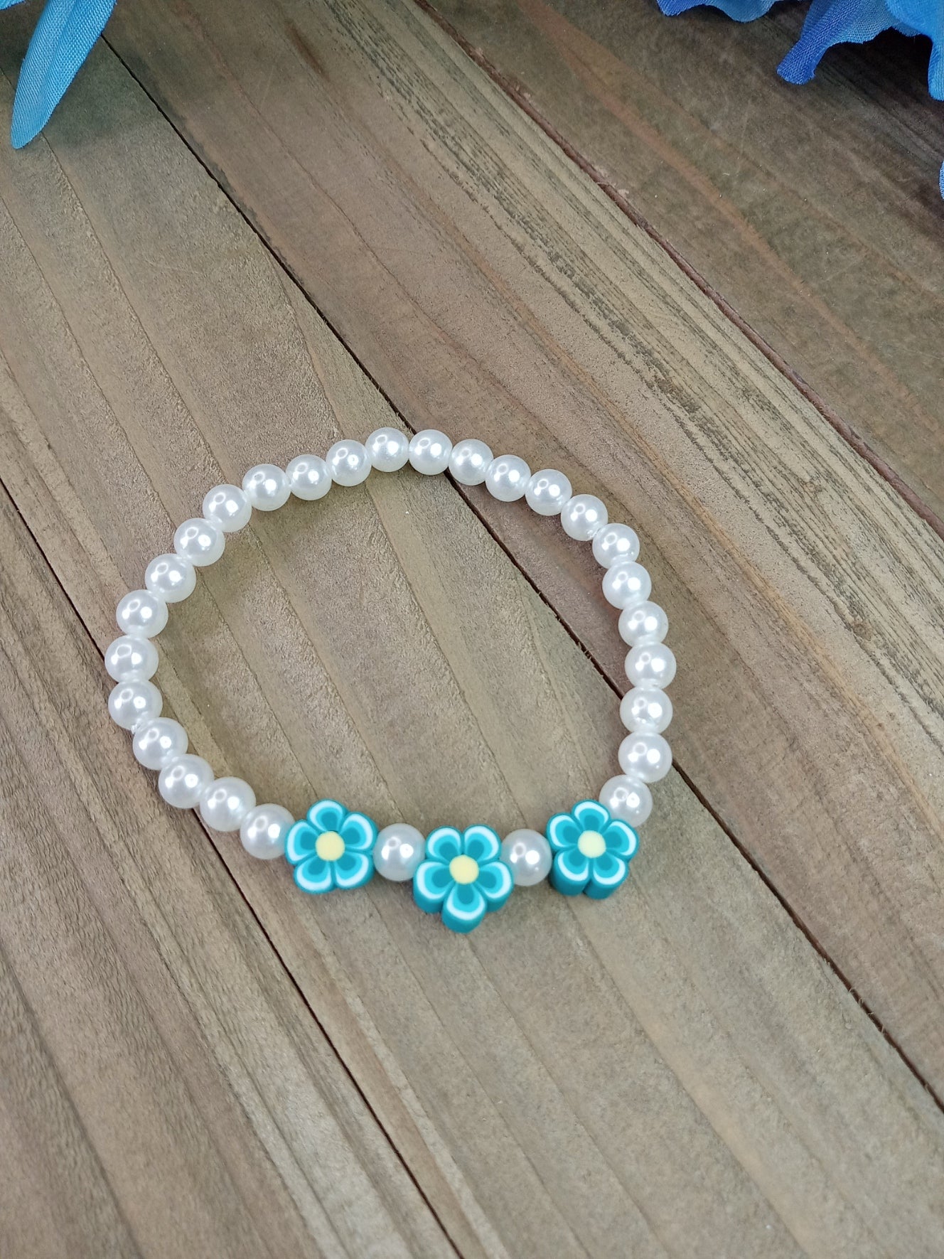 Pearl Bracelet with Hibiscus Flowers - Stacker Bracelet