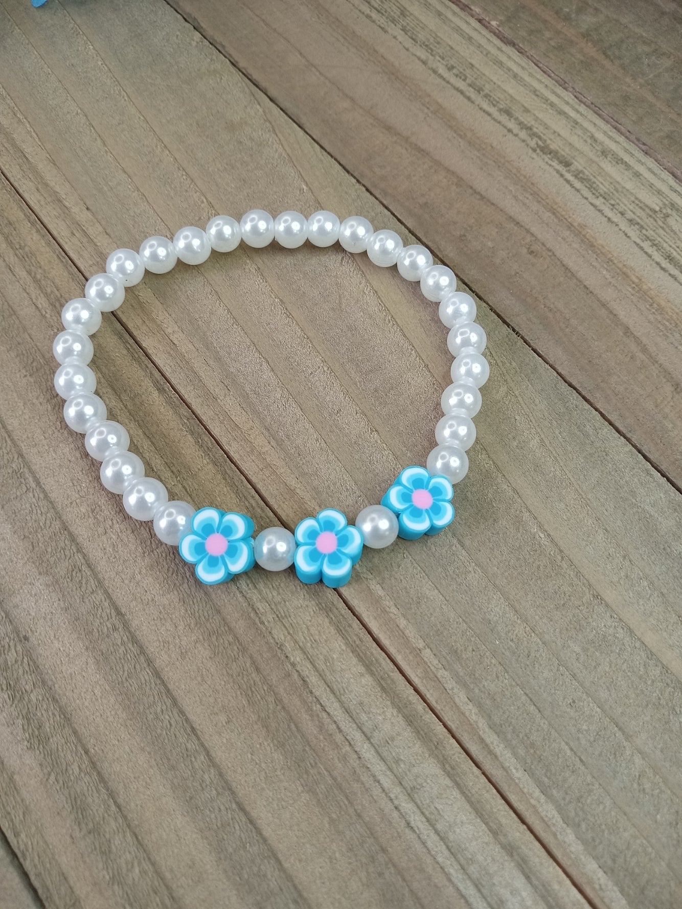 Pearl Bracelet with Hibiscus Flowers - Stacker Bracelet