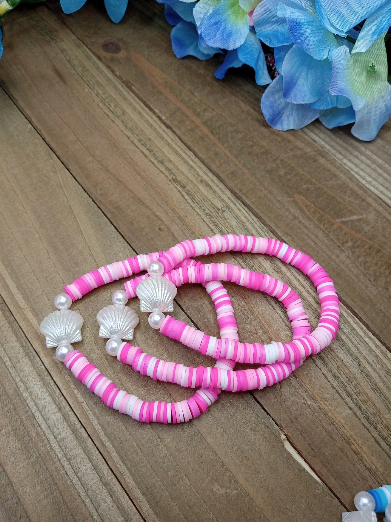 Clay Bead Bracelet - Pink with Pearly Shell