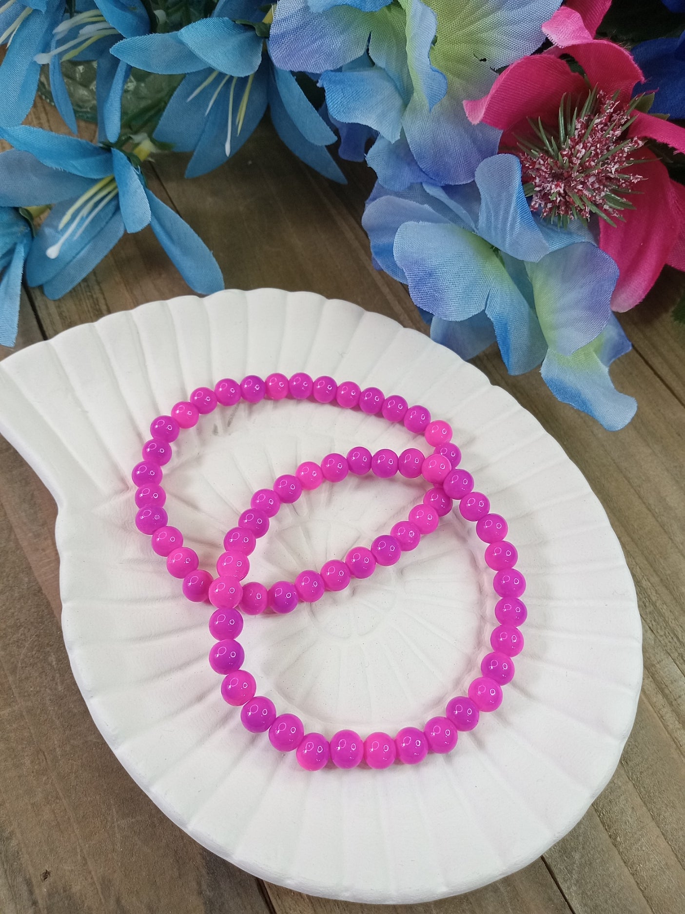 Glass Bead Bracelet - Bright Pink