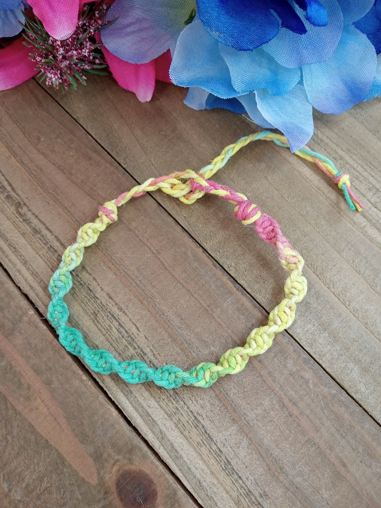 Spiral Hemp Bracelet - Surfer Style - Rasta